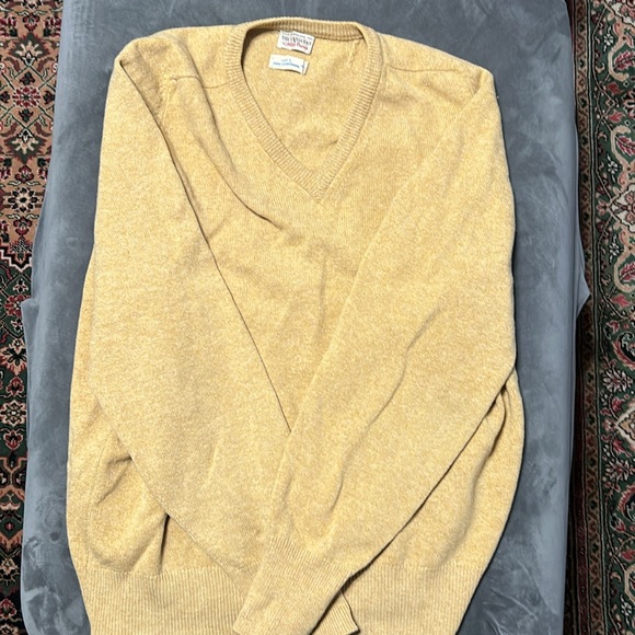 Vintage Men’s V Neck Wool Sweater size 44 - Picture 4 of 5